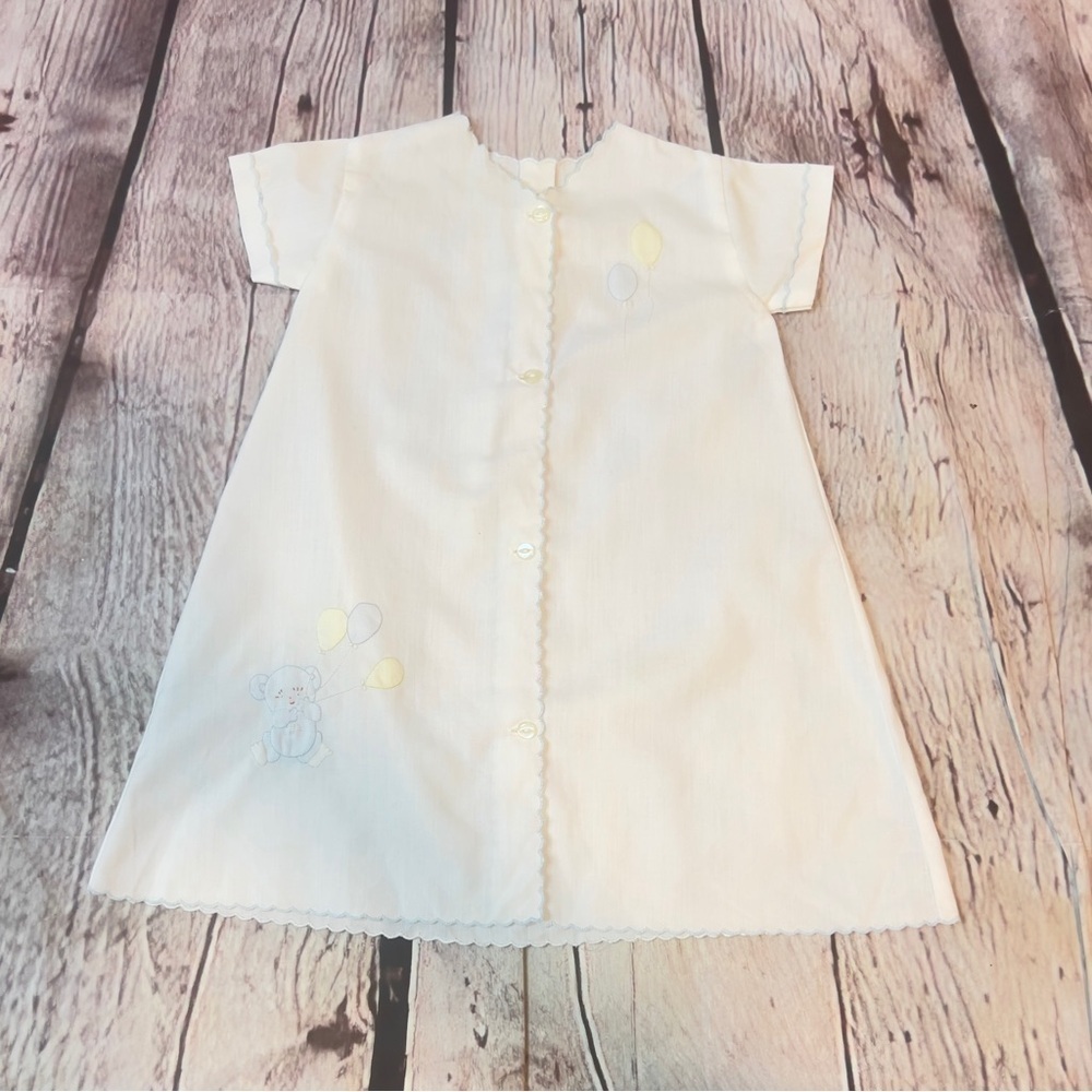 VINTAGE HANDMADE RICK RACK WHITE BLUE YELLOW DAY GOWN NEWBORN